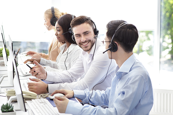 call center employees providing technical support